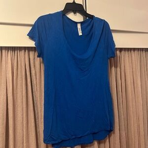 LuLaRoe Vibrant Blue Short Sleeve Tee